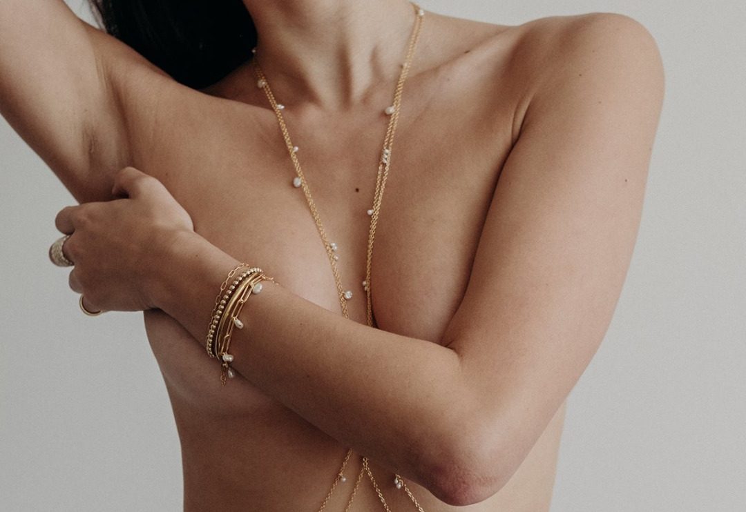8 Tips for wearing a body chain