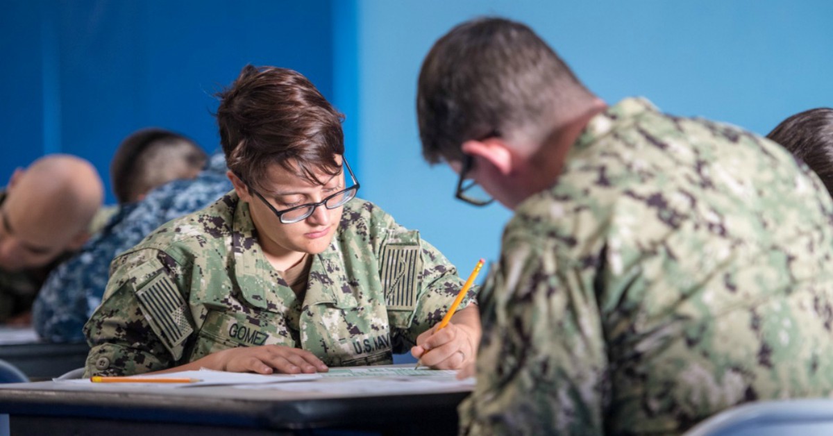 5 Reasons Why Active-Duty Military Personnel Should Pursue A College Degree