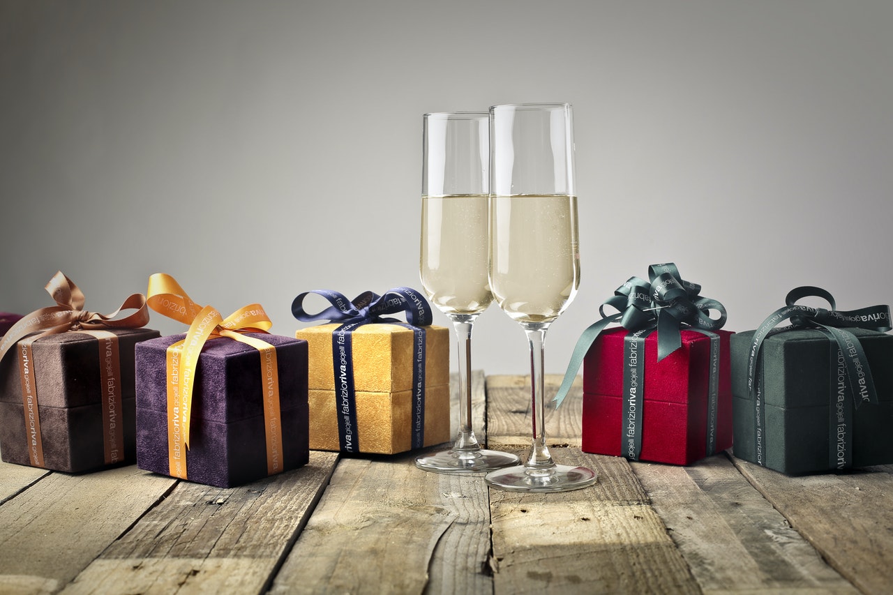 How to Choose the Perfect Christmas Present for Your Grandad